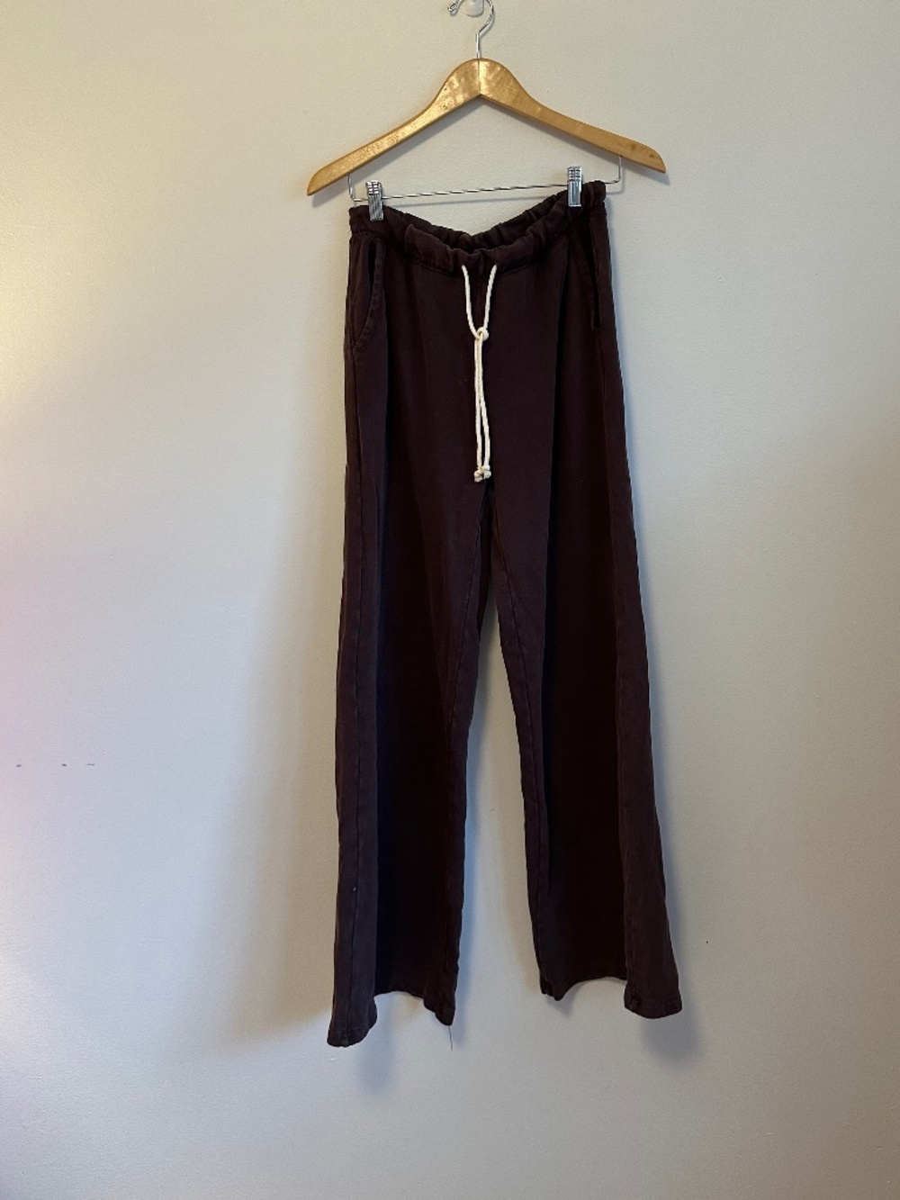 Z Supply NWT Hunter Knit Sweatpants in Chocolate Cherry | Size Small - Picture 4 of 12
